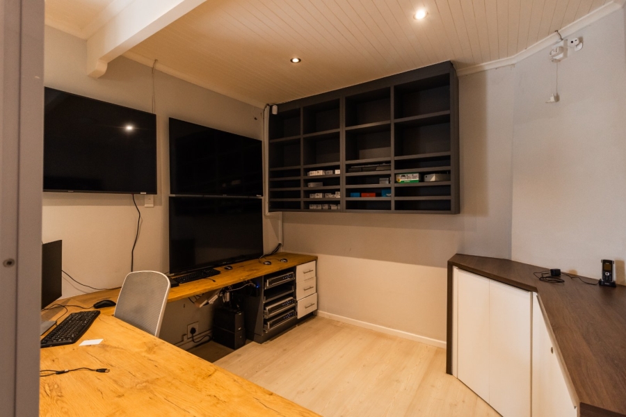 To Let commercial Property for Rent in Charlo Eastern Cape